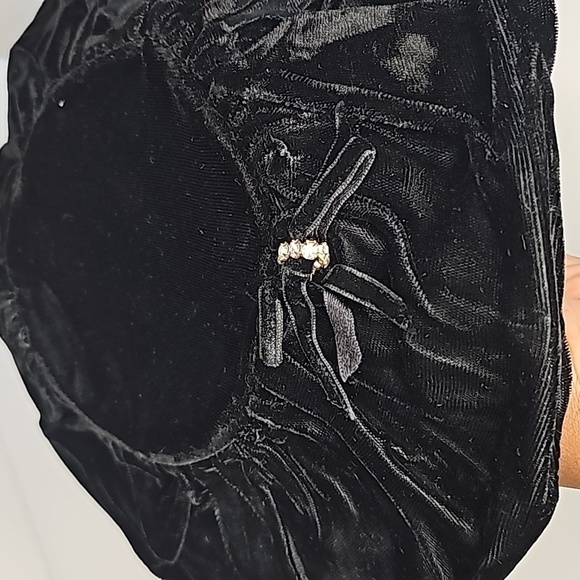 Women's Hat - Picture 9 of 15